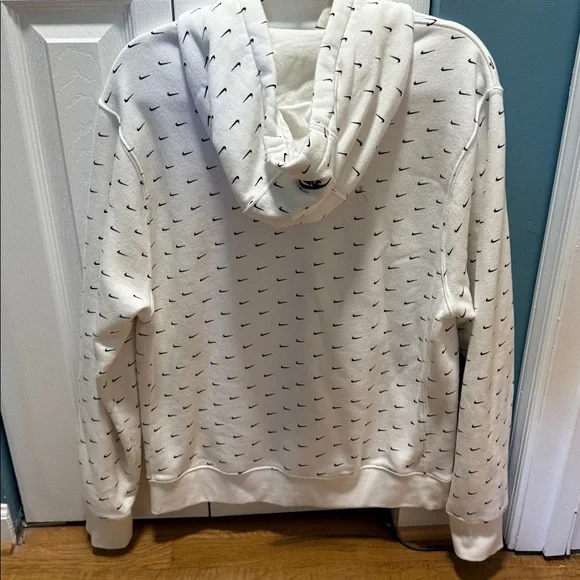 Nike White Hoodie with Black Accents - Picture 5 of 5